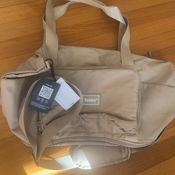 Foldie Foldable Travel Tote Bag - Picture 3 of 10